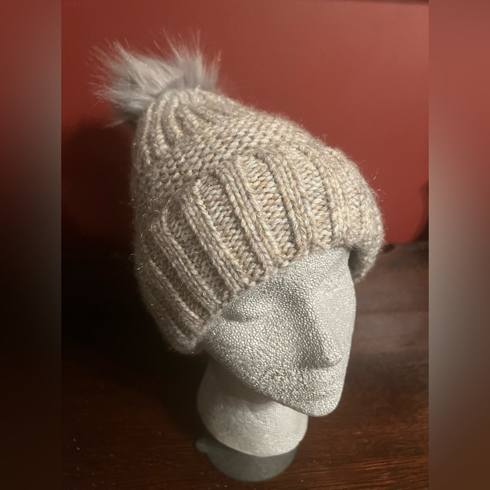 Elegant Knit Women's Beanie with Faux Fur Pom Pom - Gray with tan